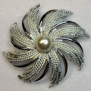 Vintage Sarah Coventry Silvery Sunburst Brooch / Pin